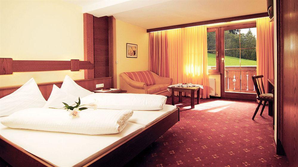 Hotel-Gasthof Zur Schoenen Aussicht Sankt Johann in Tirol Esterno foto